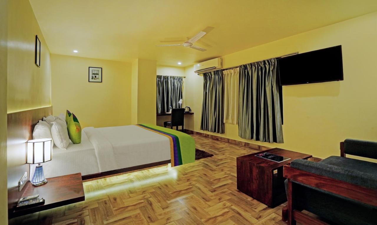 Hotel Treebo Golden Nest Bhubaneswar Esterno foto