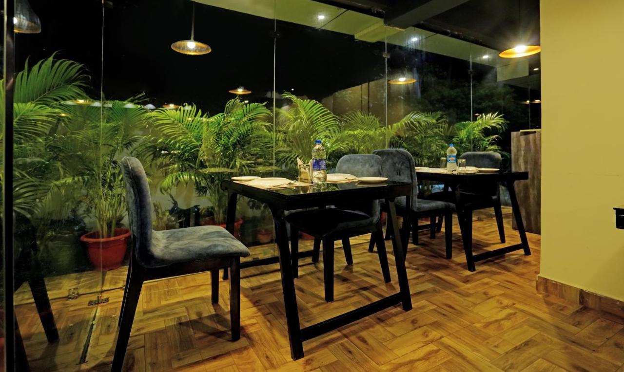 Hotel Treebo Golden Nest Bhubaneswar Esterno foto