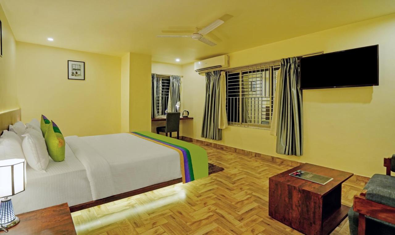 Hotel Treebo Golden Nest Bhubaneswar Esterno foto
