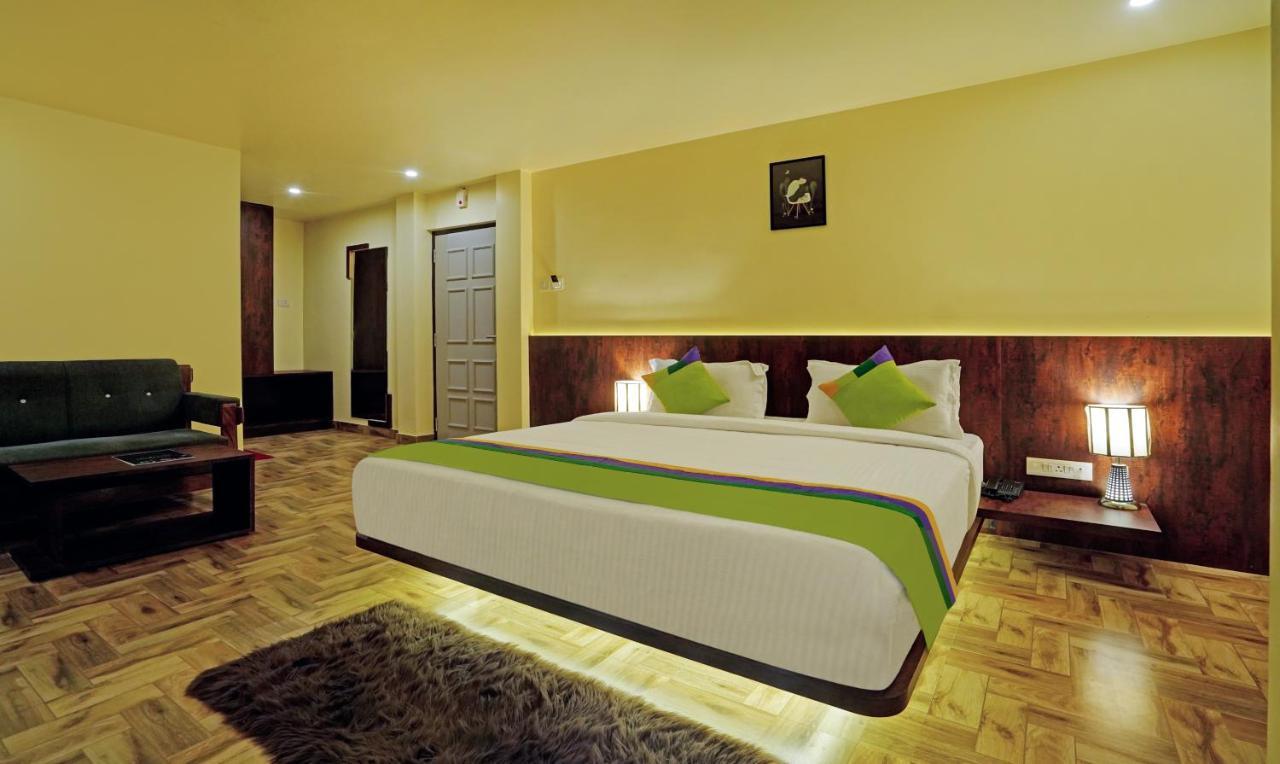 Hotel Treebo Golden Nest Bhubaneswar Esterno foto