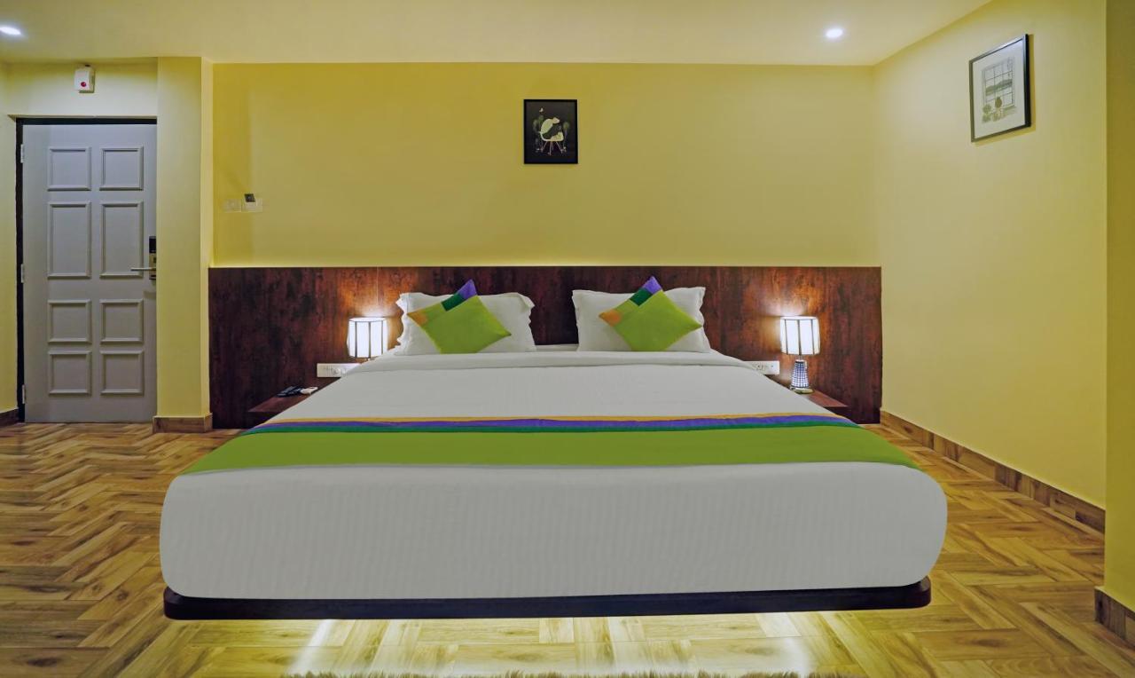 Hotel Treebo Golden Nest Bhubaneswar Esterno foto