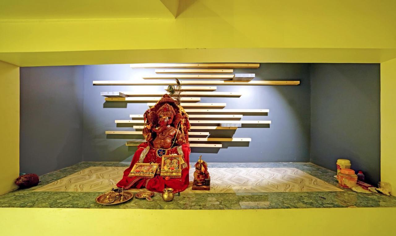 Hotel Treebo Golden Nest Bhubaneswar Esterno foto