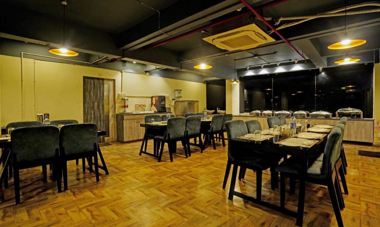 Hotel Treebo Golden Nest Bhubaneswar Esterno foto