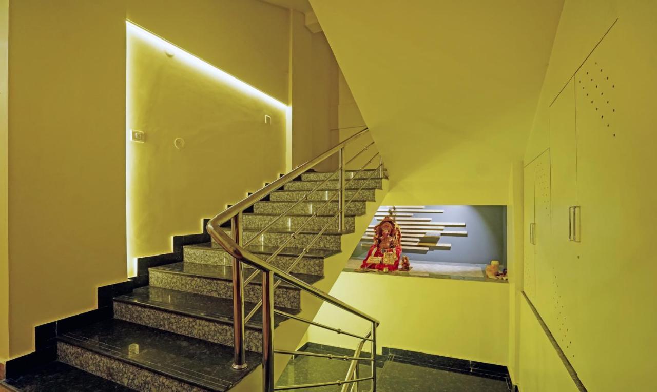 Hotel Treebo Golden Nest Bhubaneswar Esterno foto