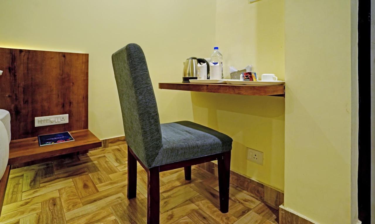 Hotel Treebo Golden Nest Bhubaneswar Esterno foto