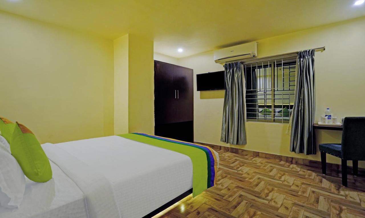 Hotel Treebo Golden Nest Bhubaneswar Esterno foto