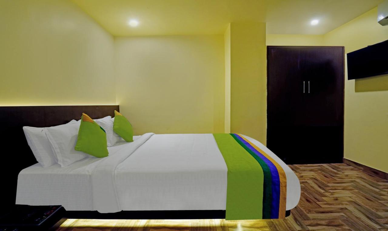 Hotel Treebo Golden Nest Bhubaneswar Esterno foto