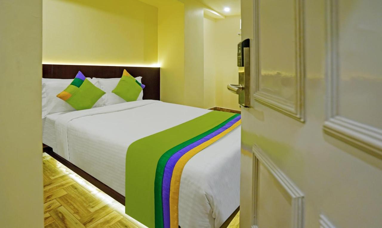 Hotel Treebo Golden Nest Bhubaneswar Esterno foto