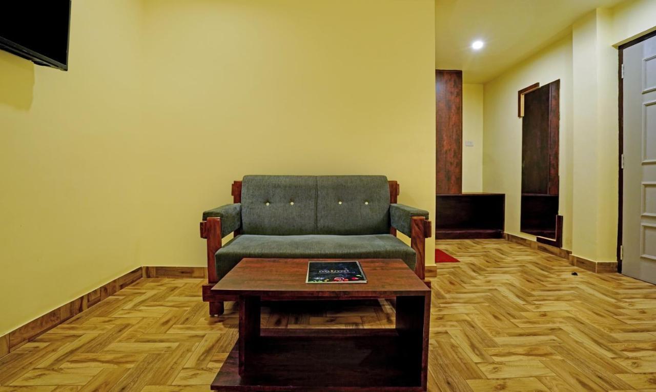 Hotel Treebo Golden Nest Bhubaneswar Esterno foto