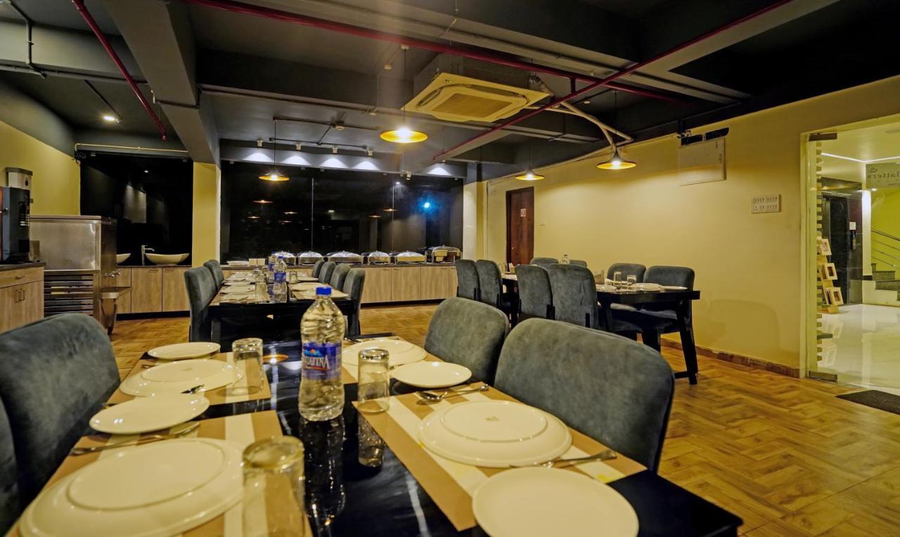 Hotel Treebo Golden Nest Bhubaneswar Esterno foto